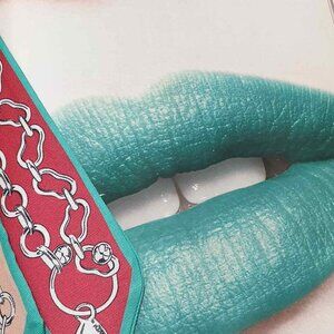 Meet your Posher, Fadia